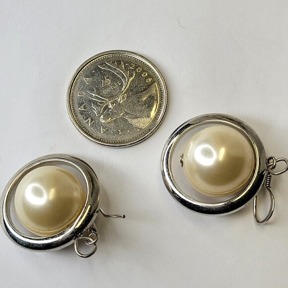 Faux Pearl Dangle Earrings - Picture 12 of 12